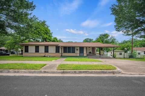 Photo of 2000 Cedar Ave, Austin, TX 78722 (MLS # 6253984)