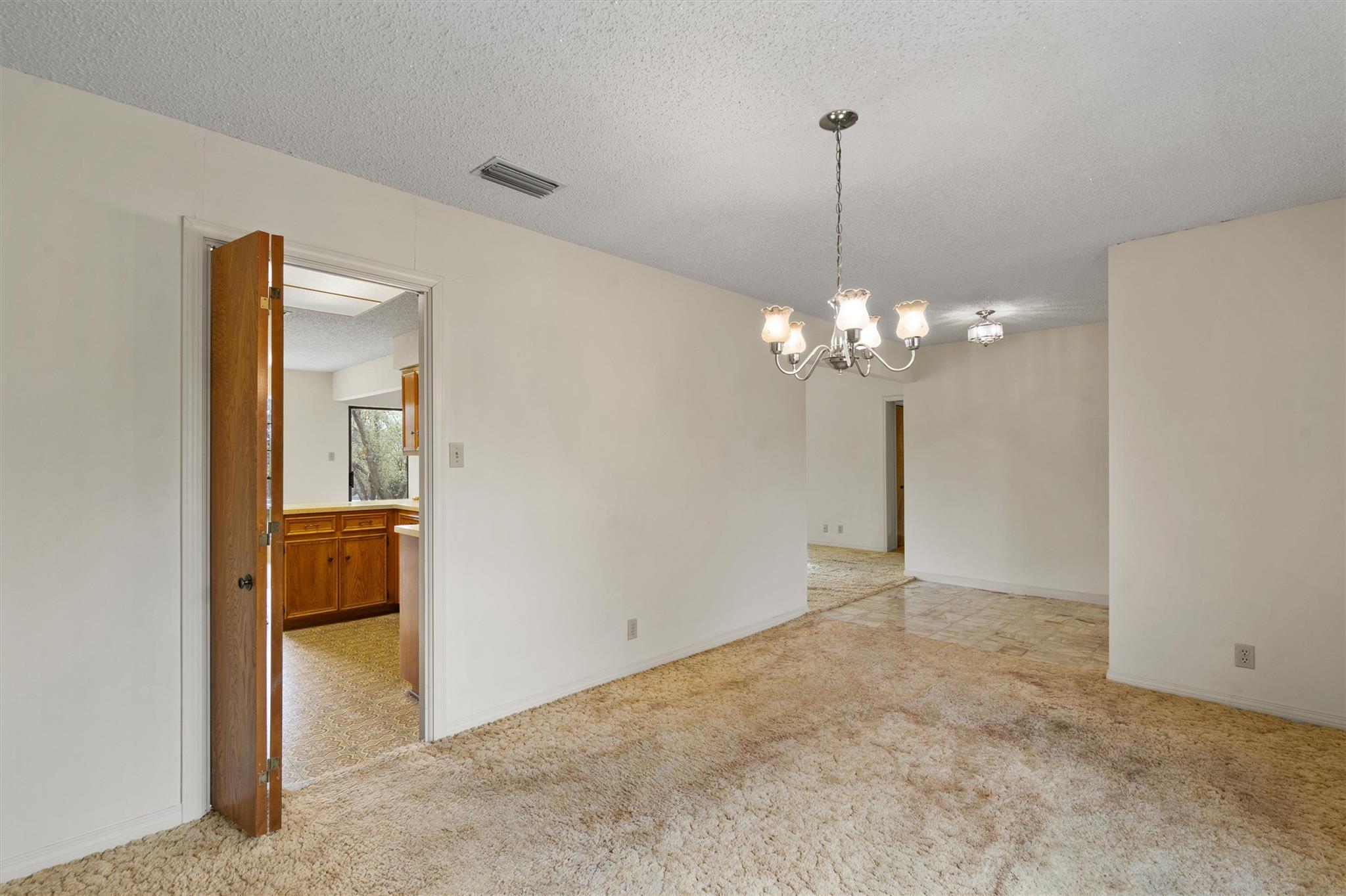 422 Patricia RD
