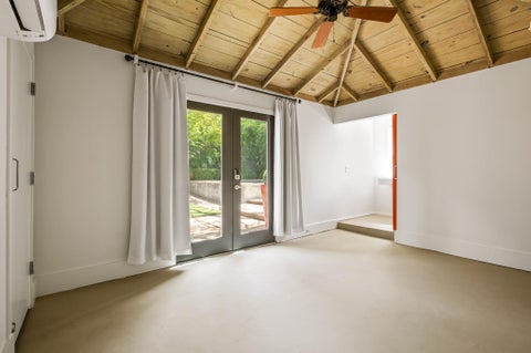 Tiny photo for 1001 Daniel DR, Austin, TX 78704 (MLS # 4802534)