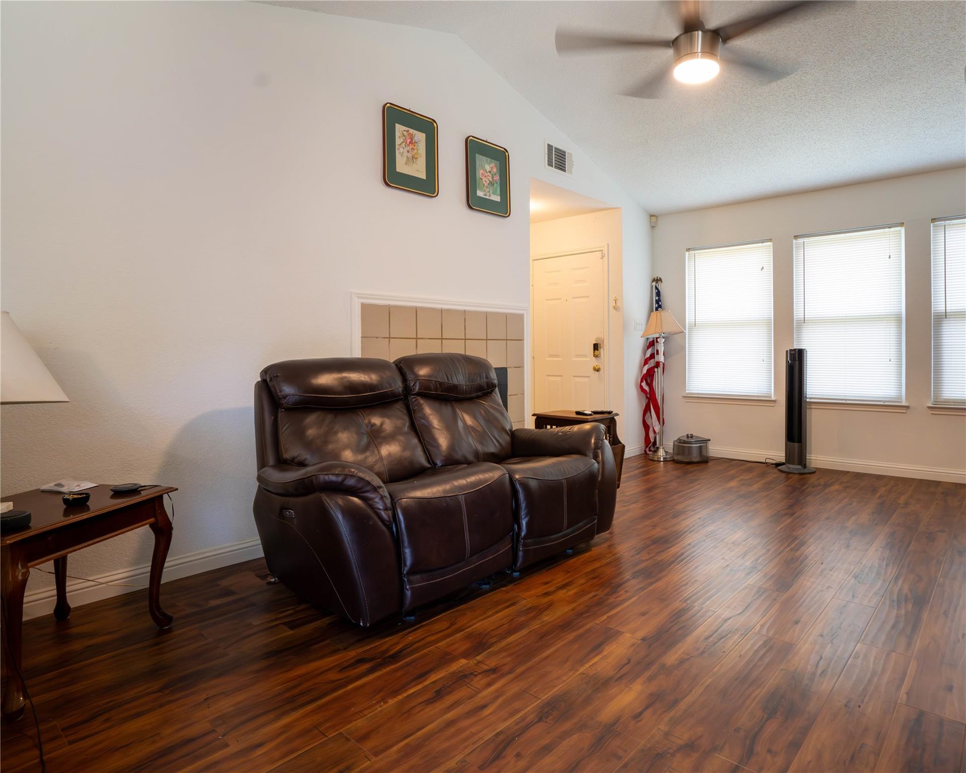 611 Penny LN