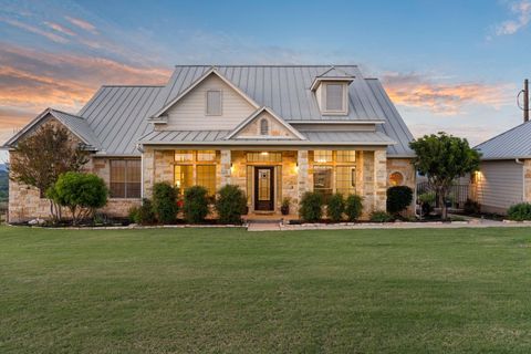 1130 Crownover LN Round Mountain TX 78663