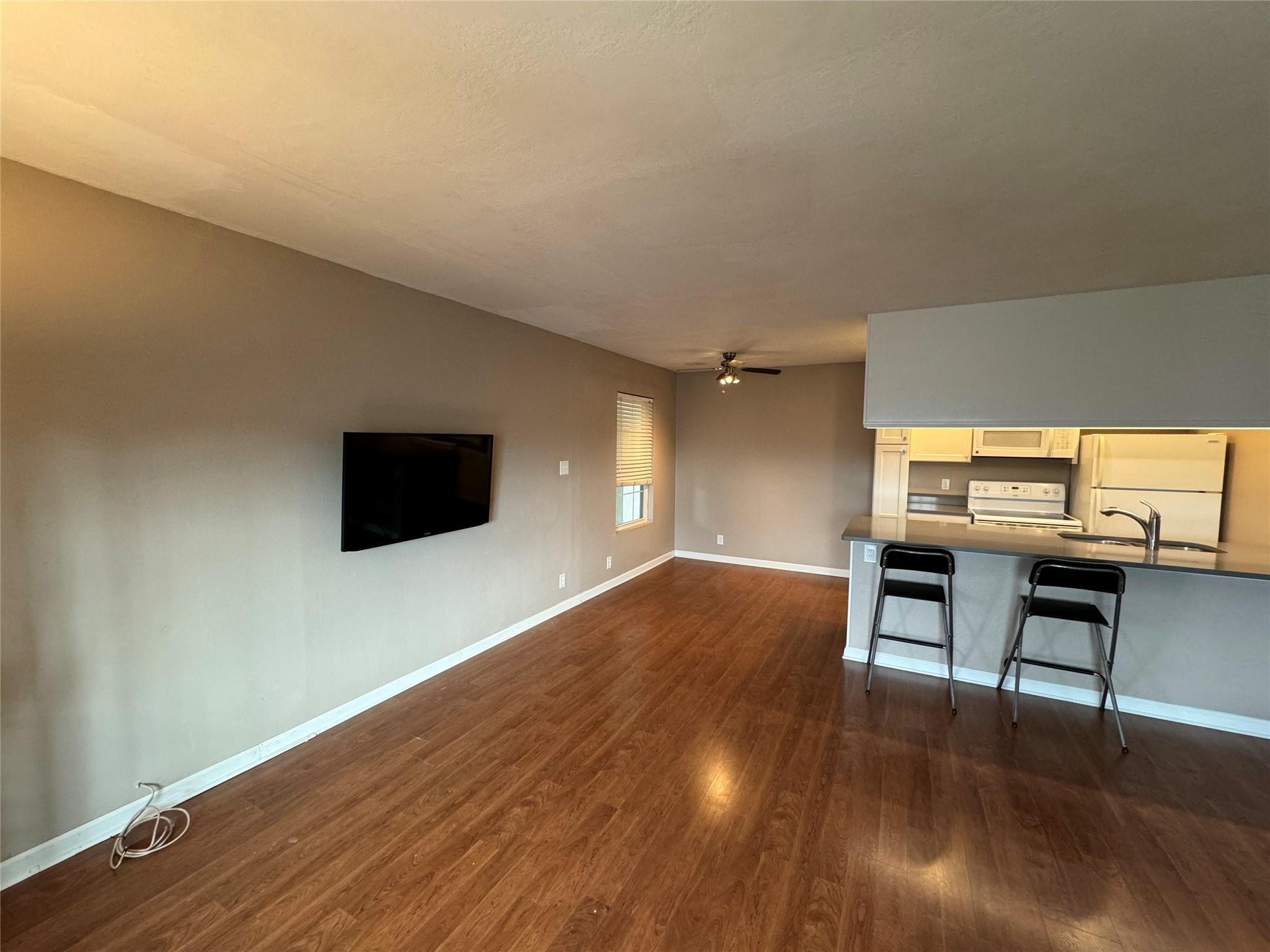 910 Duncan LN 43