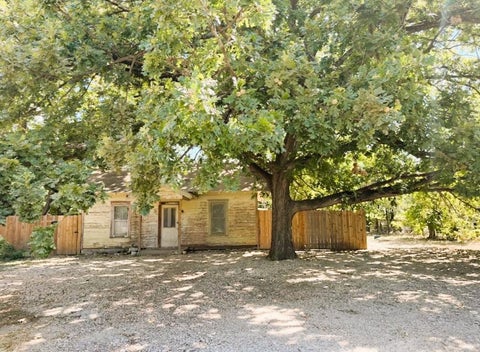 Photo of 443 W Jackson ST, Bartlett, TX 76511 (MLS # 3867384)