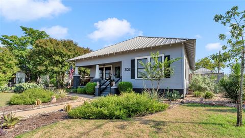 308 W Wallace ST Llano TX 78643