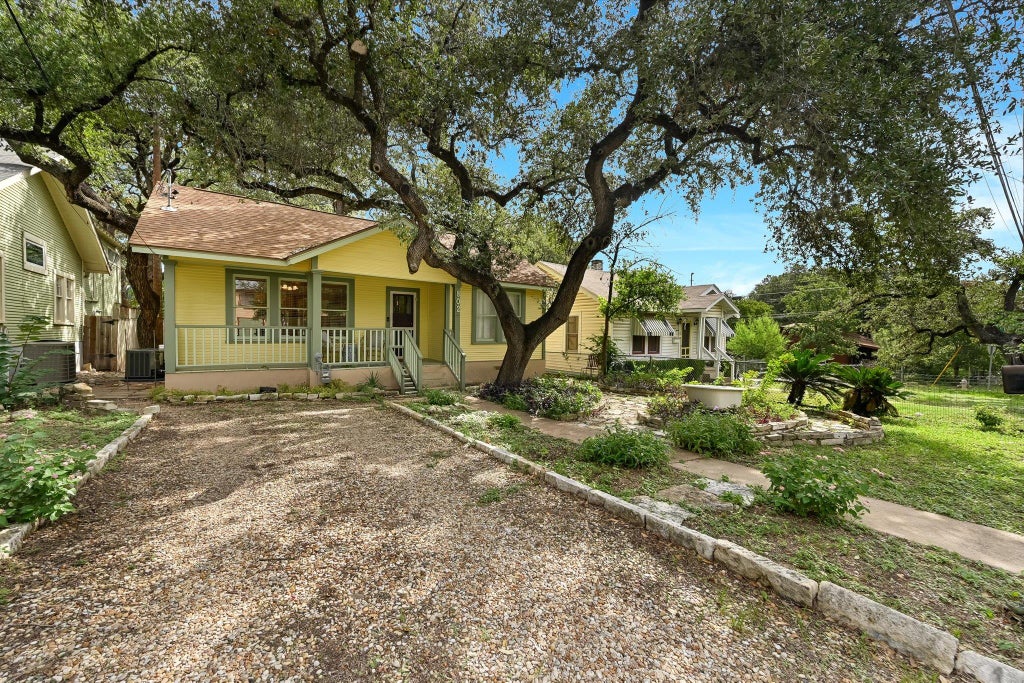 Photo of 802 W Gibson ST, Austin, TX 78704 (MLS # 4472748)
