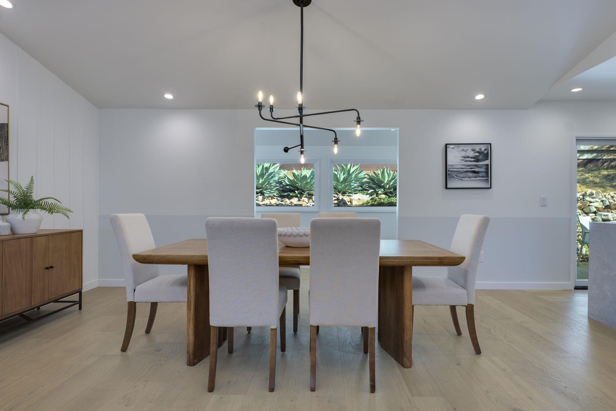 5706 Highland Hills CIR