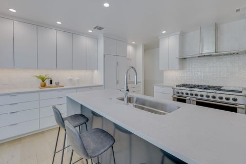 Tiny photo for 5706 Highland Hills CIR, Austin, TX 78731 (MLS # 2415182)