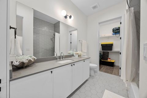 Tiny photo for 800 Embassy DR #229, Austin, TX 78702 (MLS # 7120899)