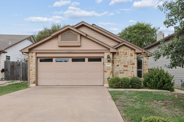 12924 WIDGE DR, AUSTIN, TX 78727 - Image d8fd6081ec2233e4f5bb6fe4bb631c2a/696000663
