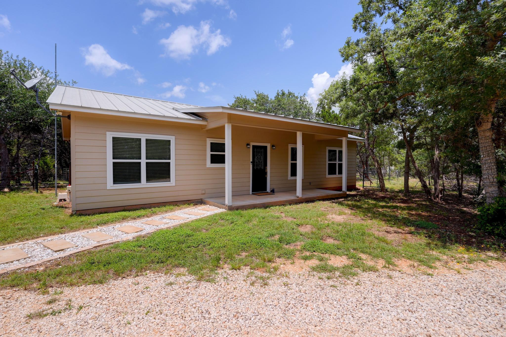231 N Rainbow Ranch RD