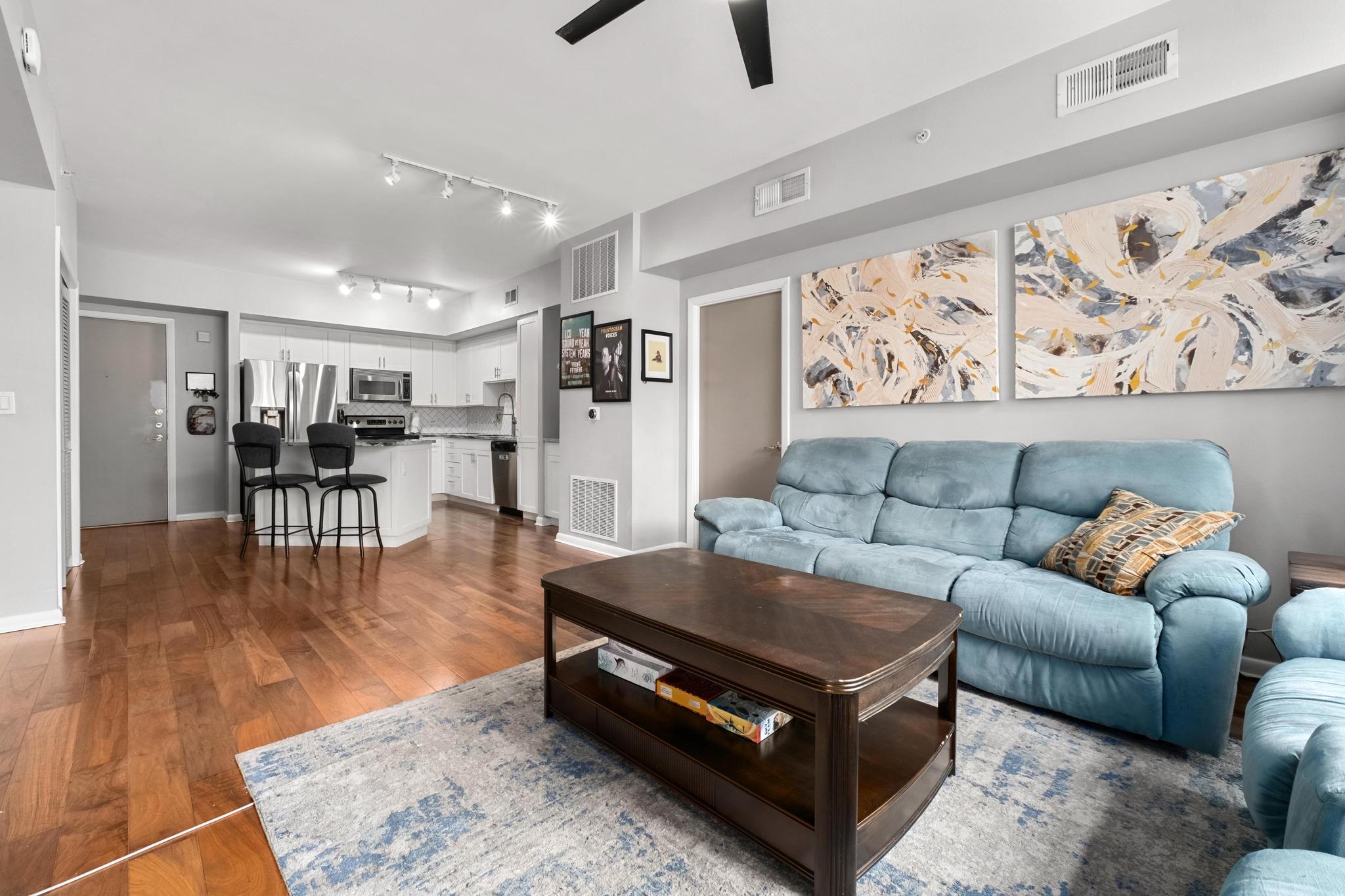 54 Rainey ST 609