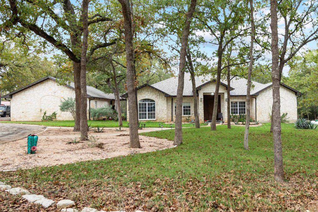 Photo of 346 The Oaks BLVD, Elgin, TX 78621 (MLS # 9155926)