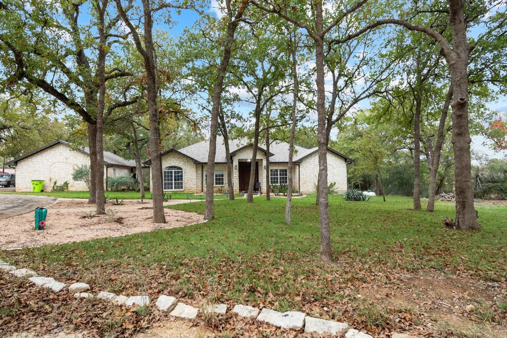 Photo of 346 The Oaks BLVD, Elgin, TX 78621 (MLS # 9155926)