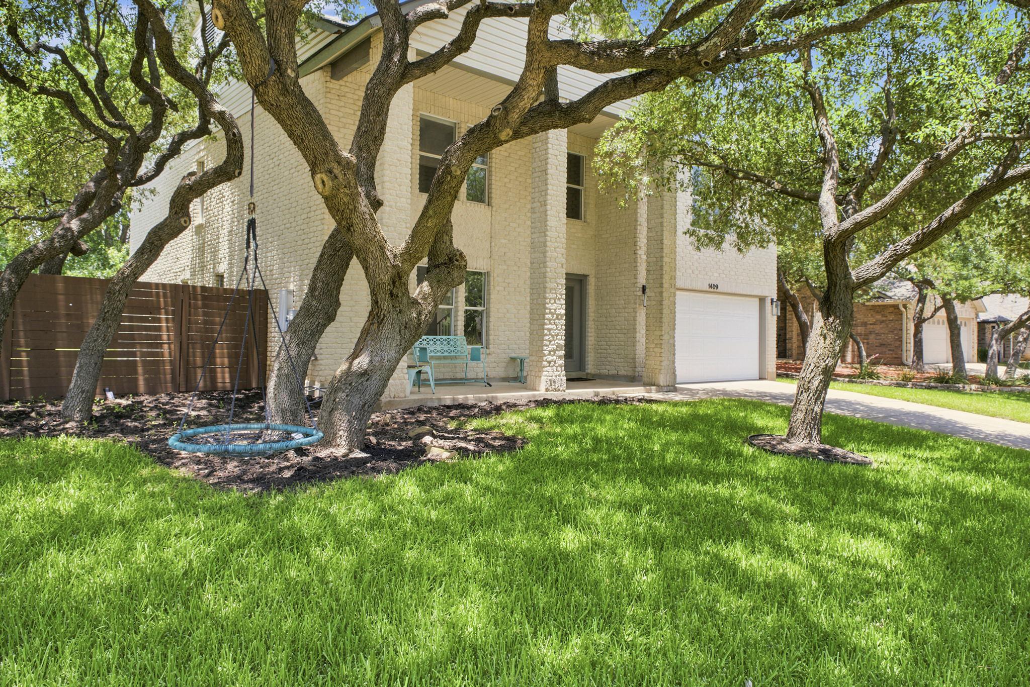 1409 Chalk LN