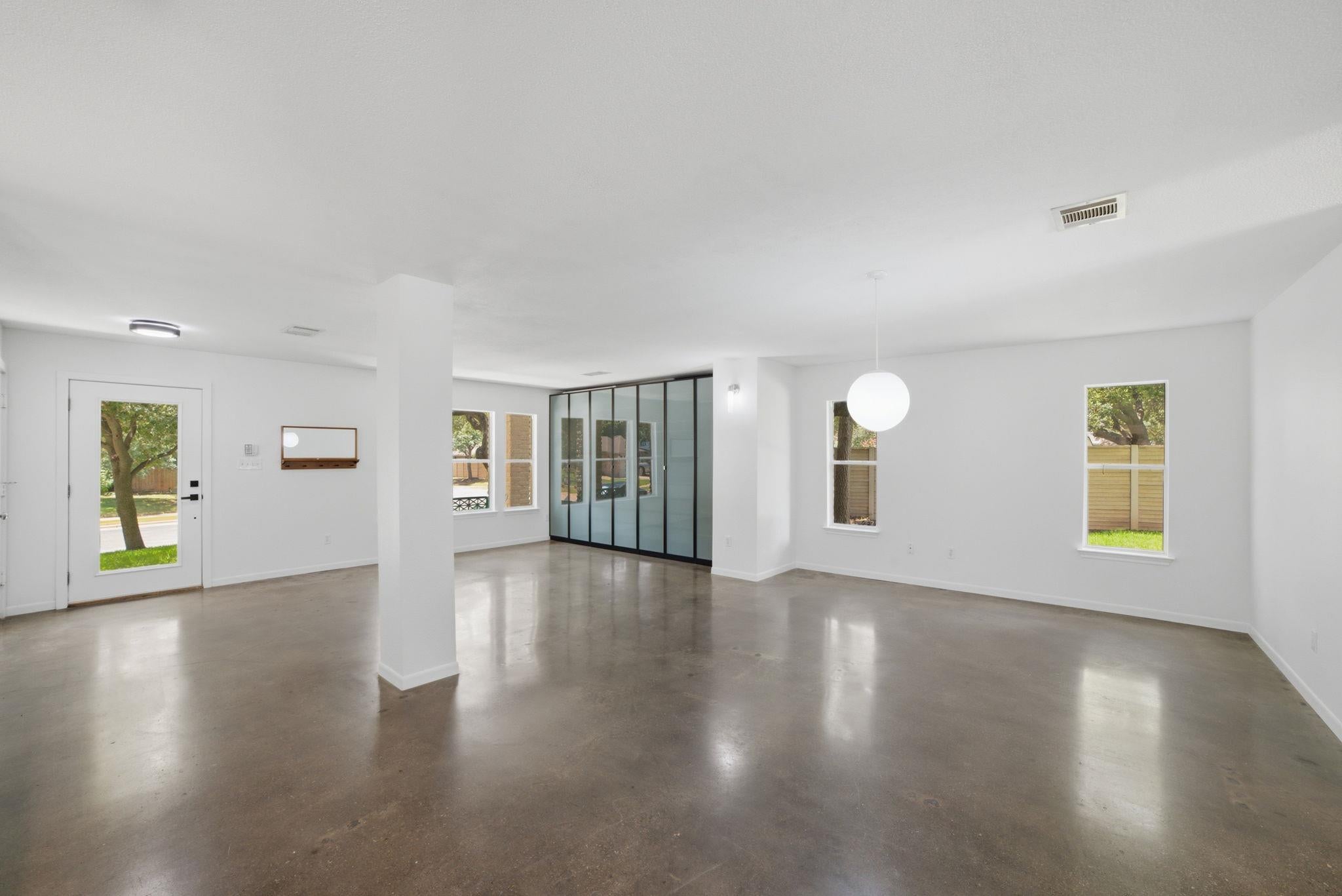 1409 Chalk LN