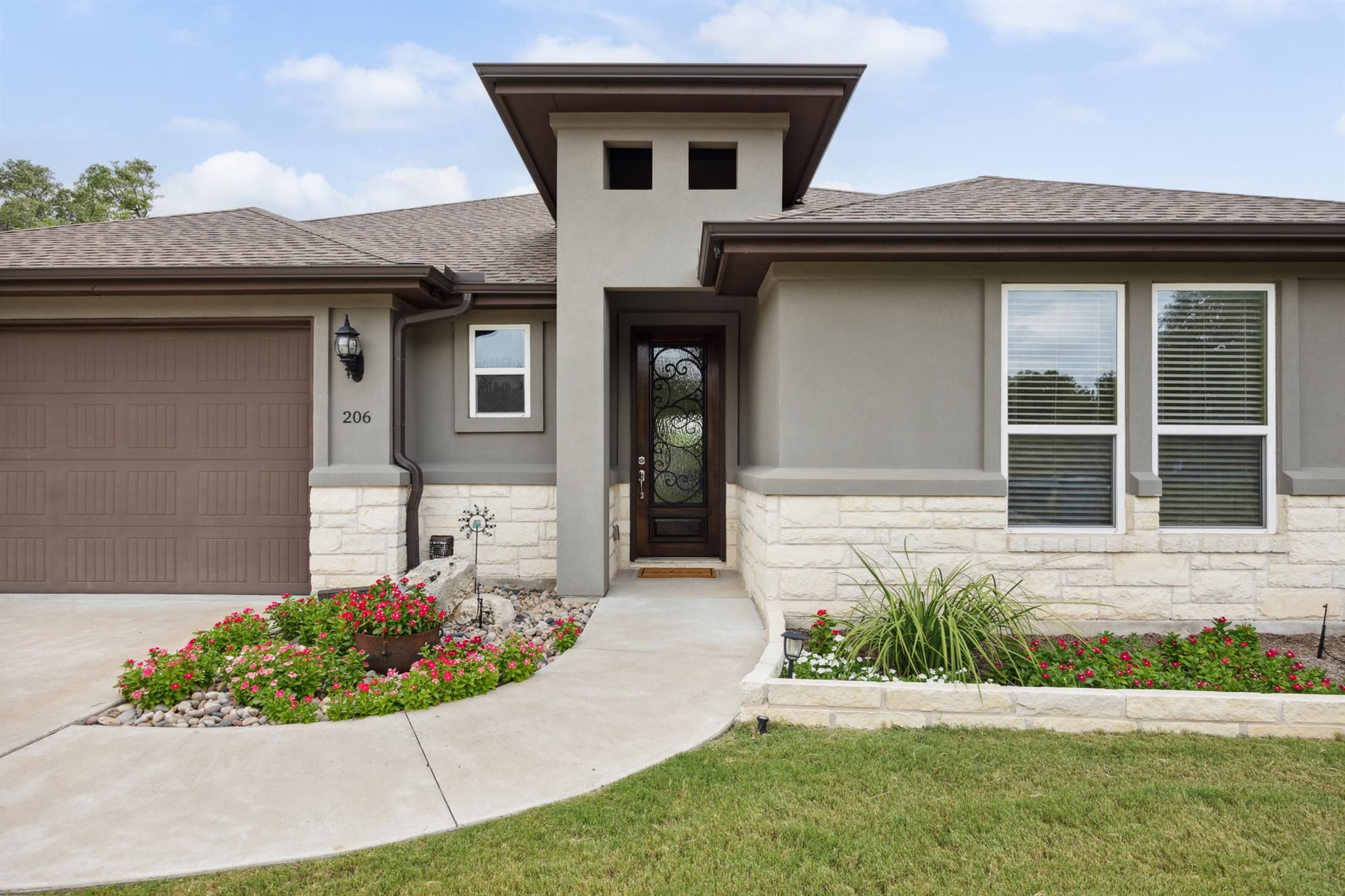 206 N Augusta DR