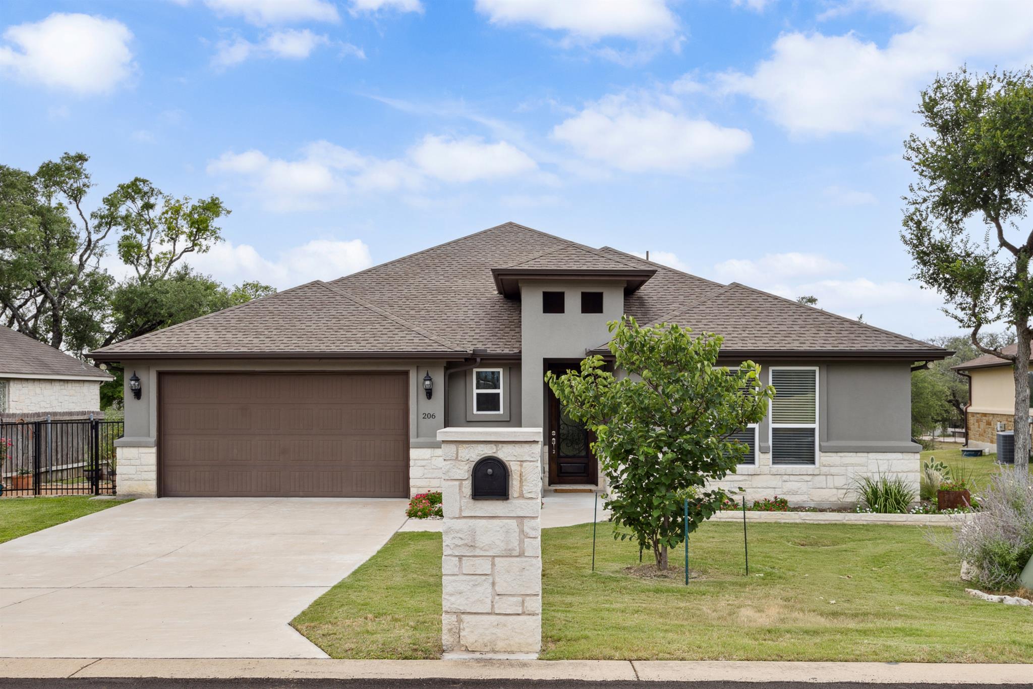 206 N Augusta DR