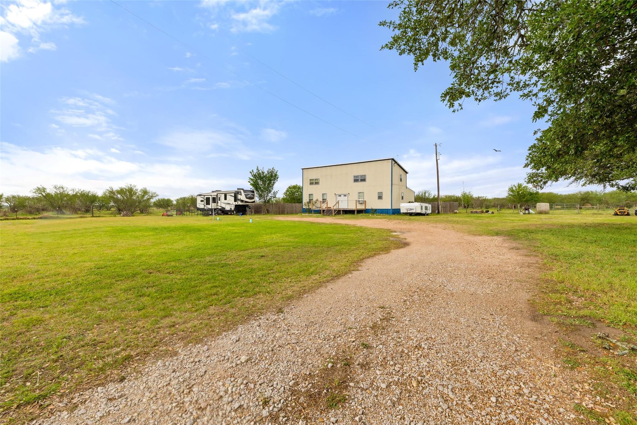 3210 County Rd 226
