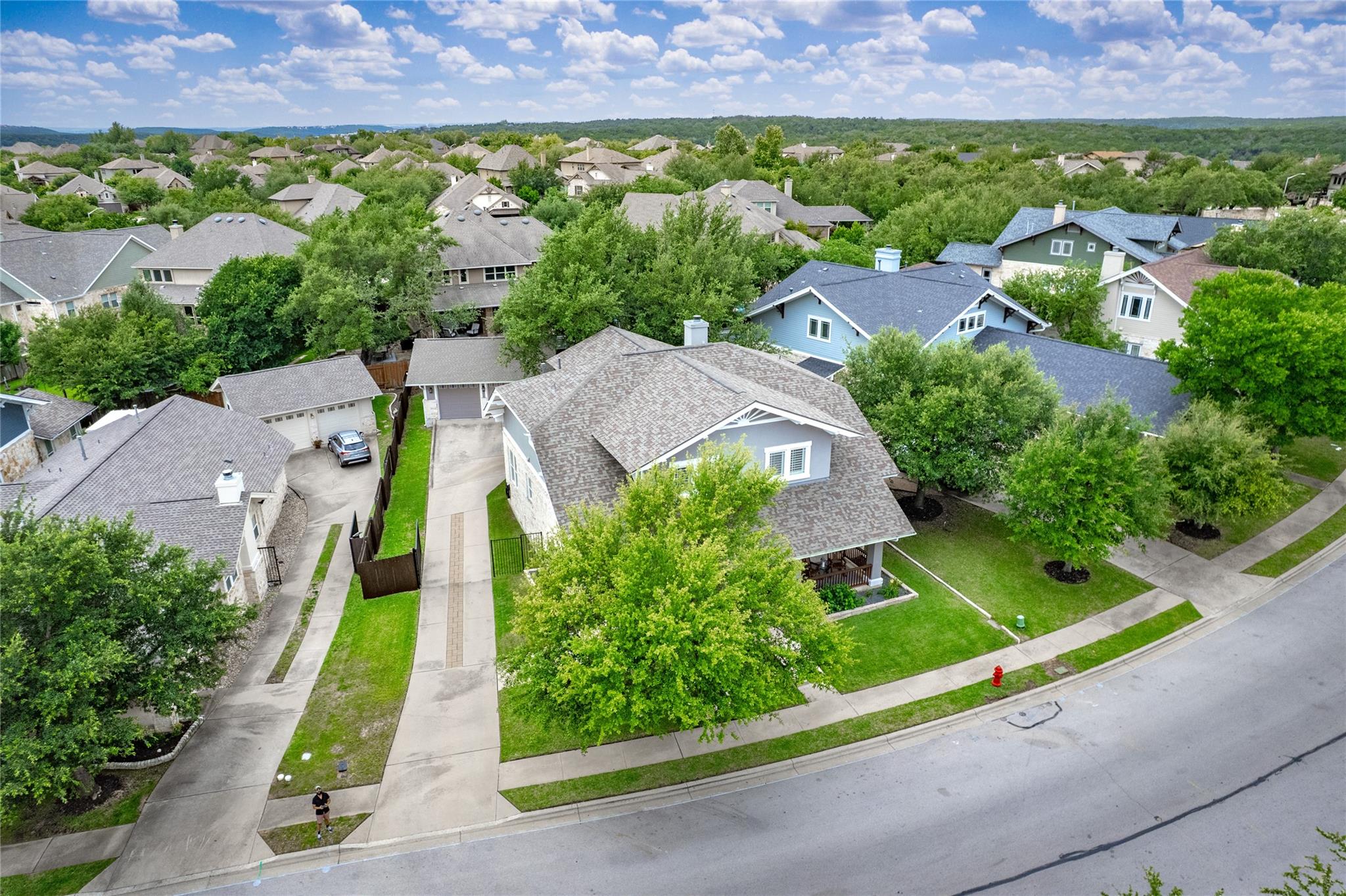2711 Grand Oaks LOOP