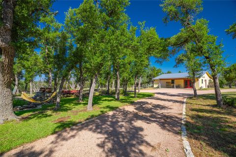 483 E Grand Oaks DR Harper TX 78631