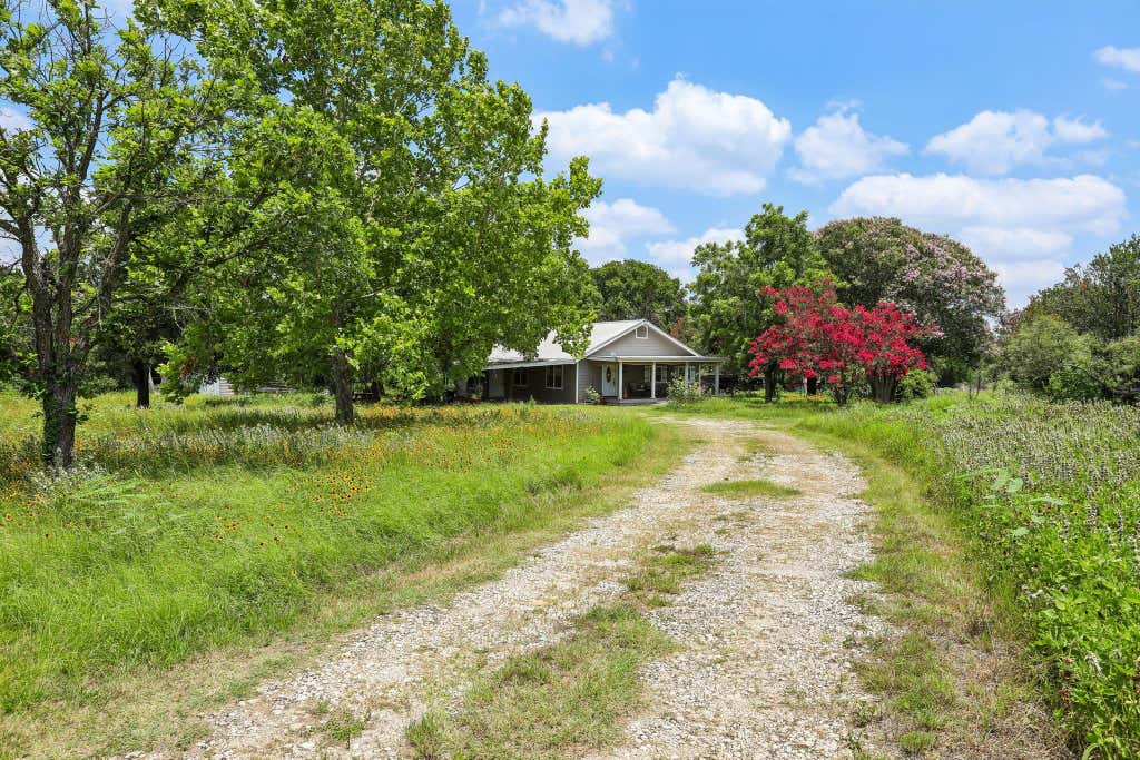 Photo of 2089 Fm 1704, Elgin, TX 78621 (MLS # 2022077)