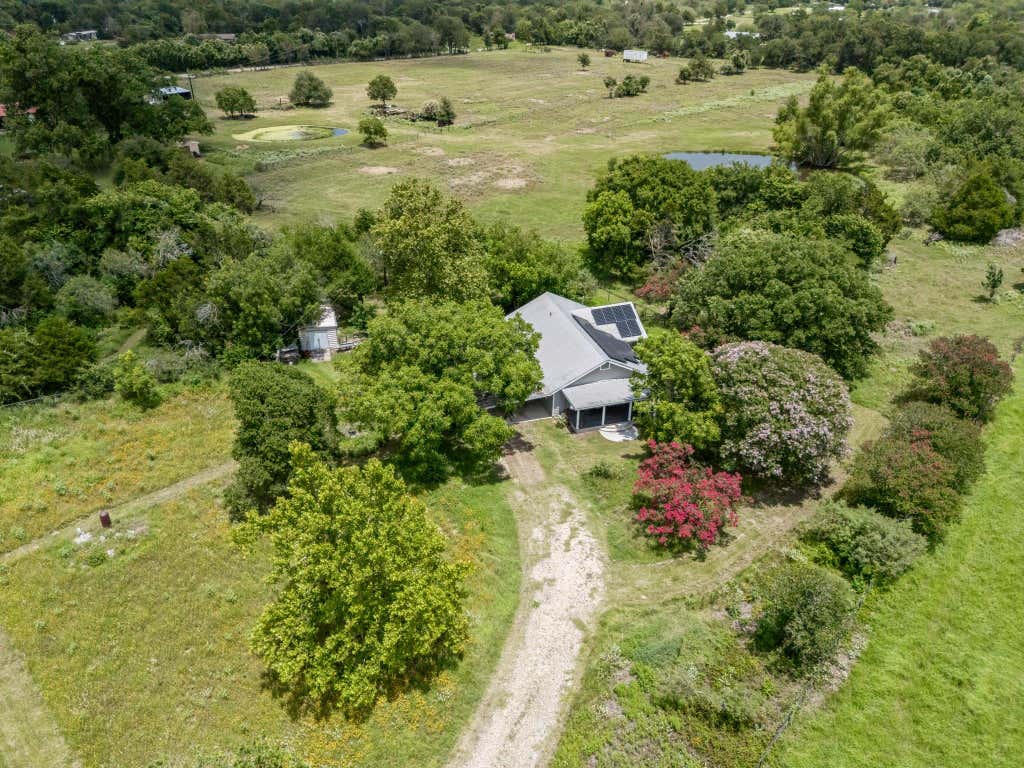 Photo of 2089 Fm 1704, Elgin, TX 78621 (MLS # 2022077)