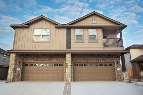 136 & 142 Lakeview CT Kyle TX 78640
