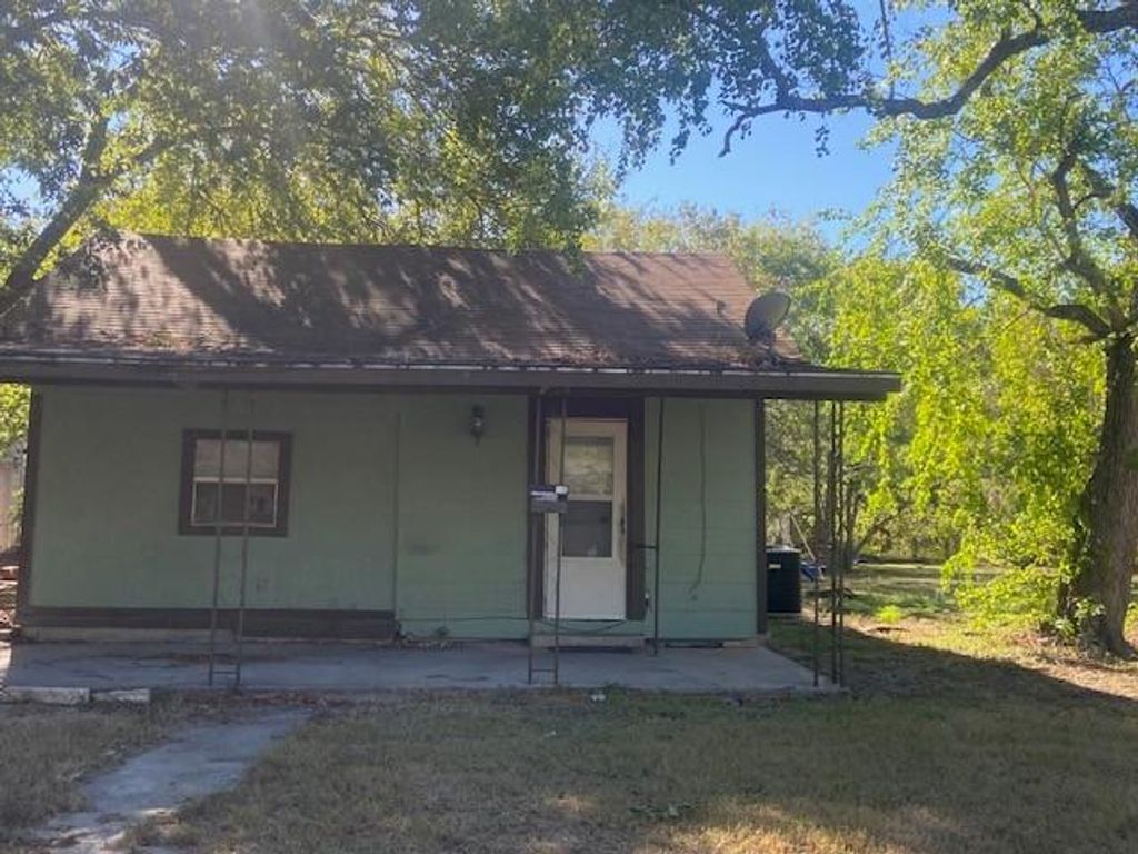 Photo of 523 S Rio Grande ST, Lockhart, TX 78644 (MLS # 9271067)