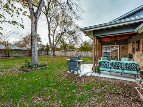 Tiny photo for 2209 Fair Oaks DR, Austin, TX 78745 (MLS # 4144631)