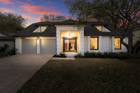 Photo of 12036 Lincolnshire DR, Austin, TX 78758 (MLS # 2611092)