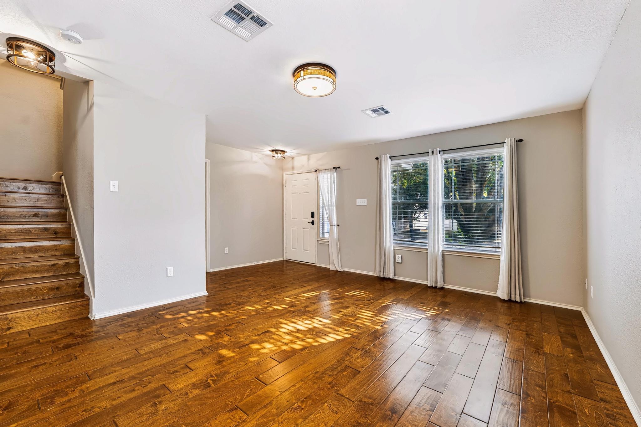 1421 Davis Mountain LOOP