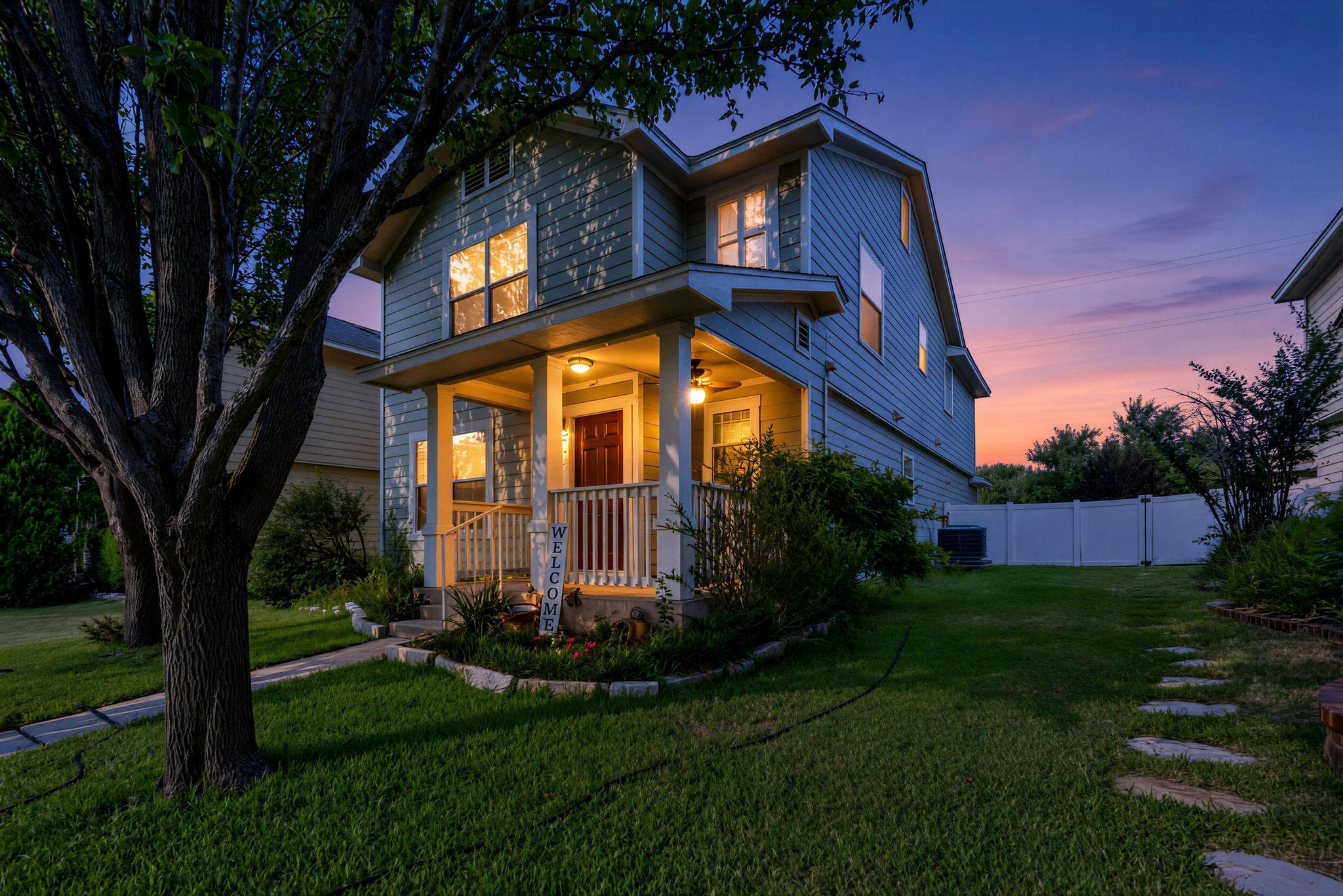 1421 Davis Mountain LOOP