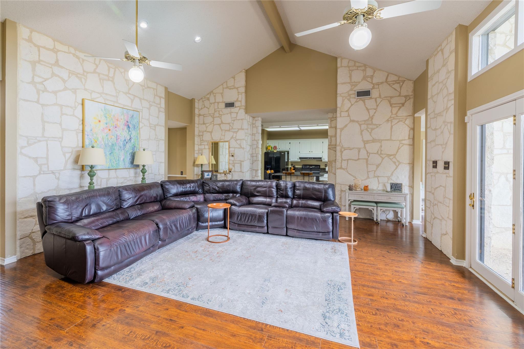 1460 E State Highway 87