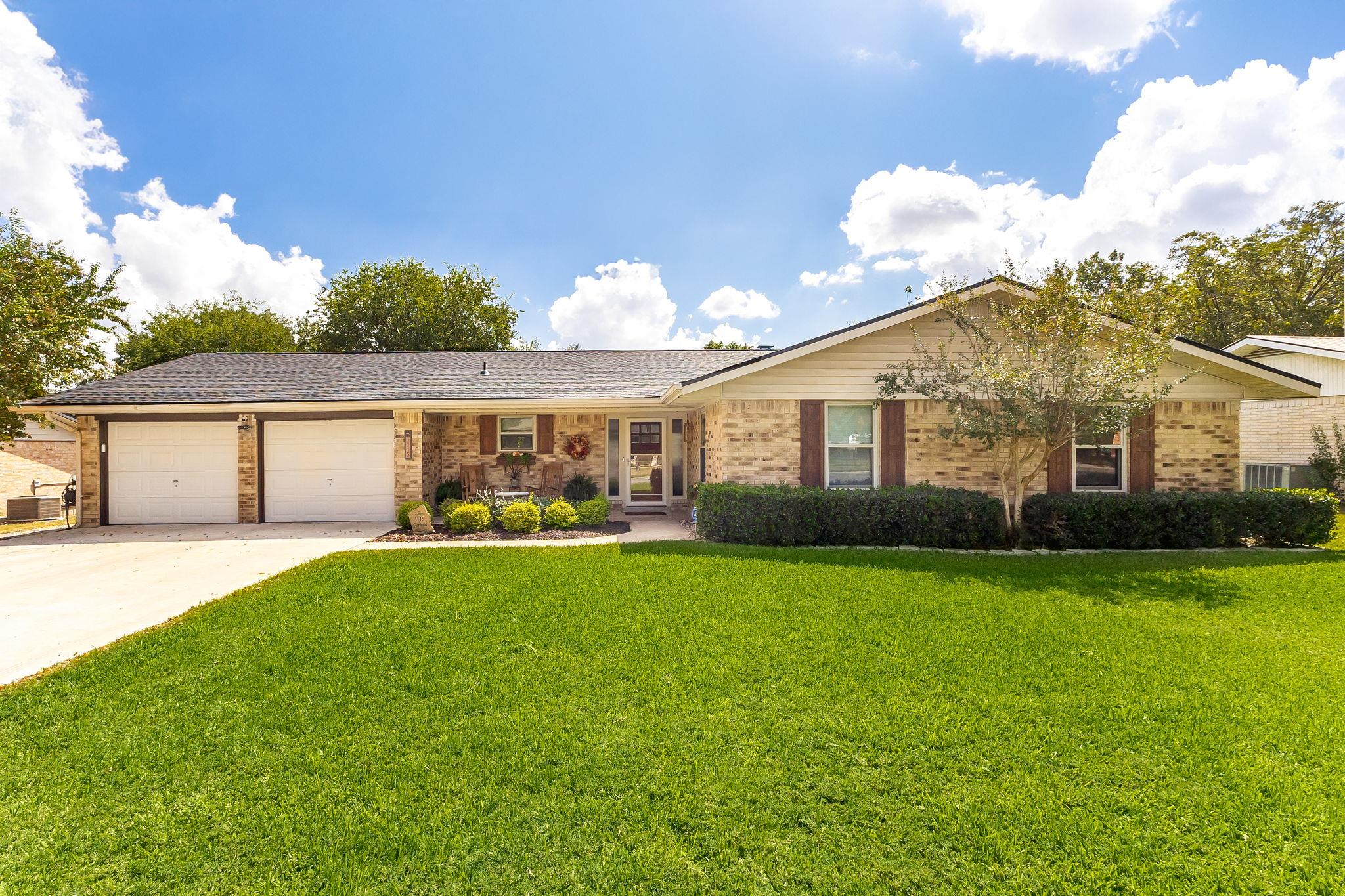 1115 Gardenia DR