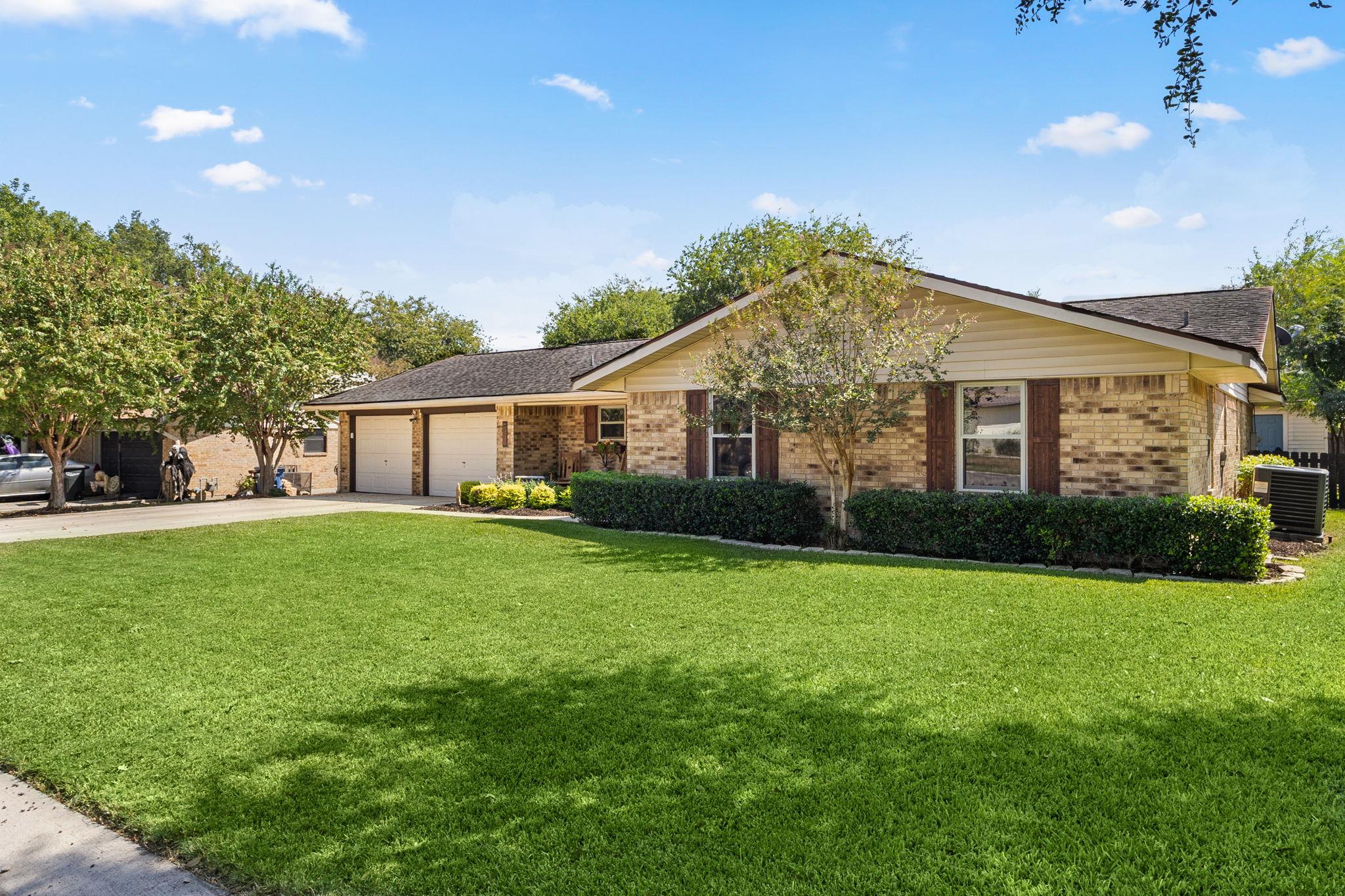 1115 Gardenia DR