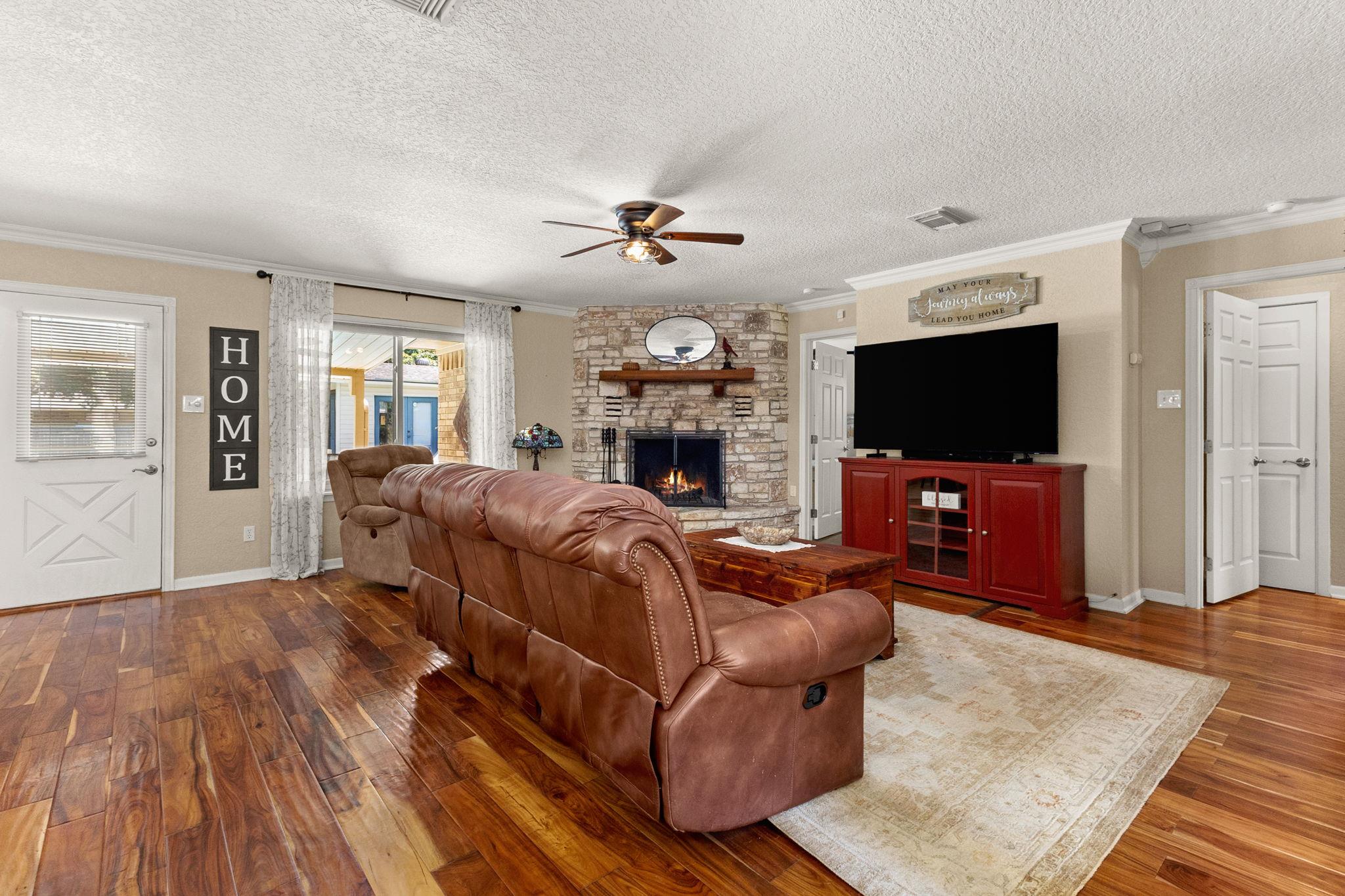 1115 Gardenia DR
