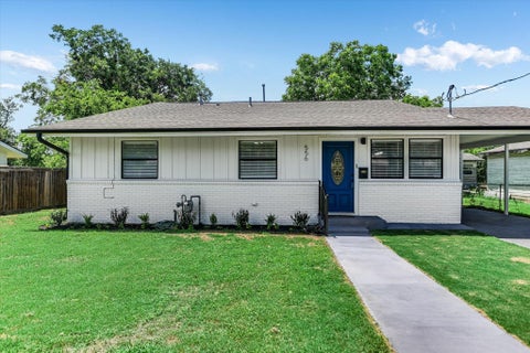 Photo of 556 E 19th ST, Georgetown, TX 78626 (MLS # 4272395)