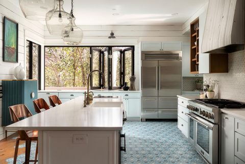 Photo of 703 E Live Oak ST, Austin, TX 78704 (MLS # 3958358)