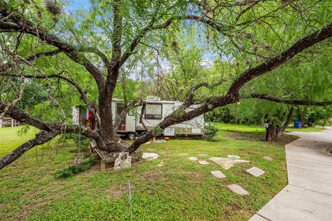 Photo of 1132 Eleanor ST, Austin, TX 78721 (MLS # 5652863)