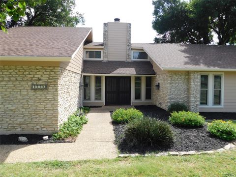 Photo of 1006 Porpoise ST, Lakeway, TX 78734 (MLS # 2941306)