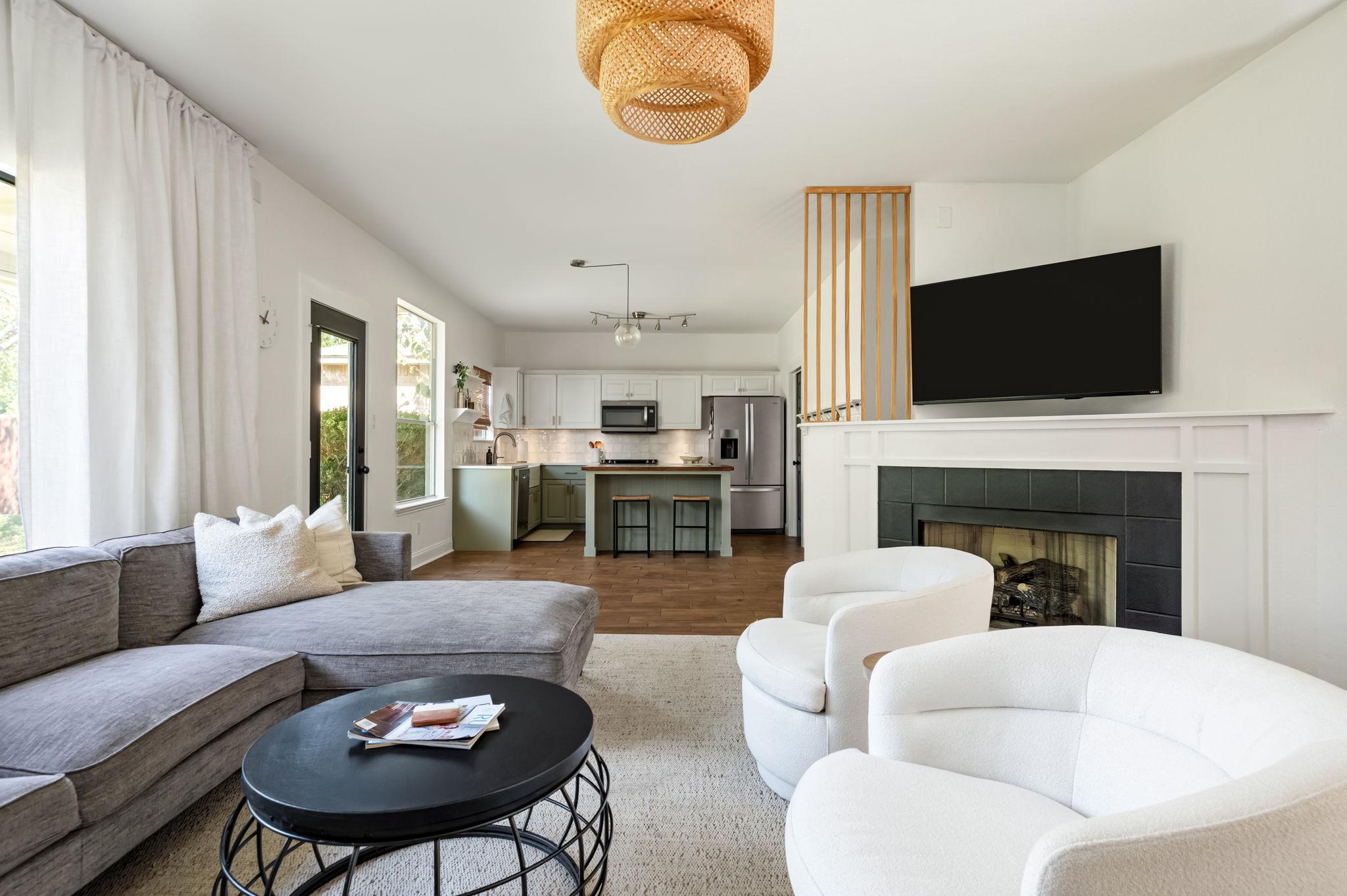 1130 Vincent PL