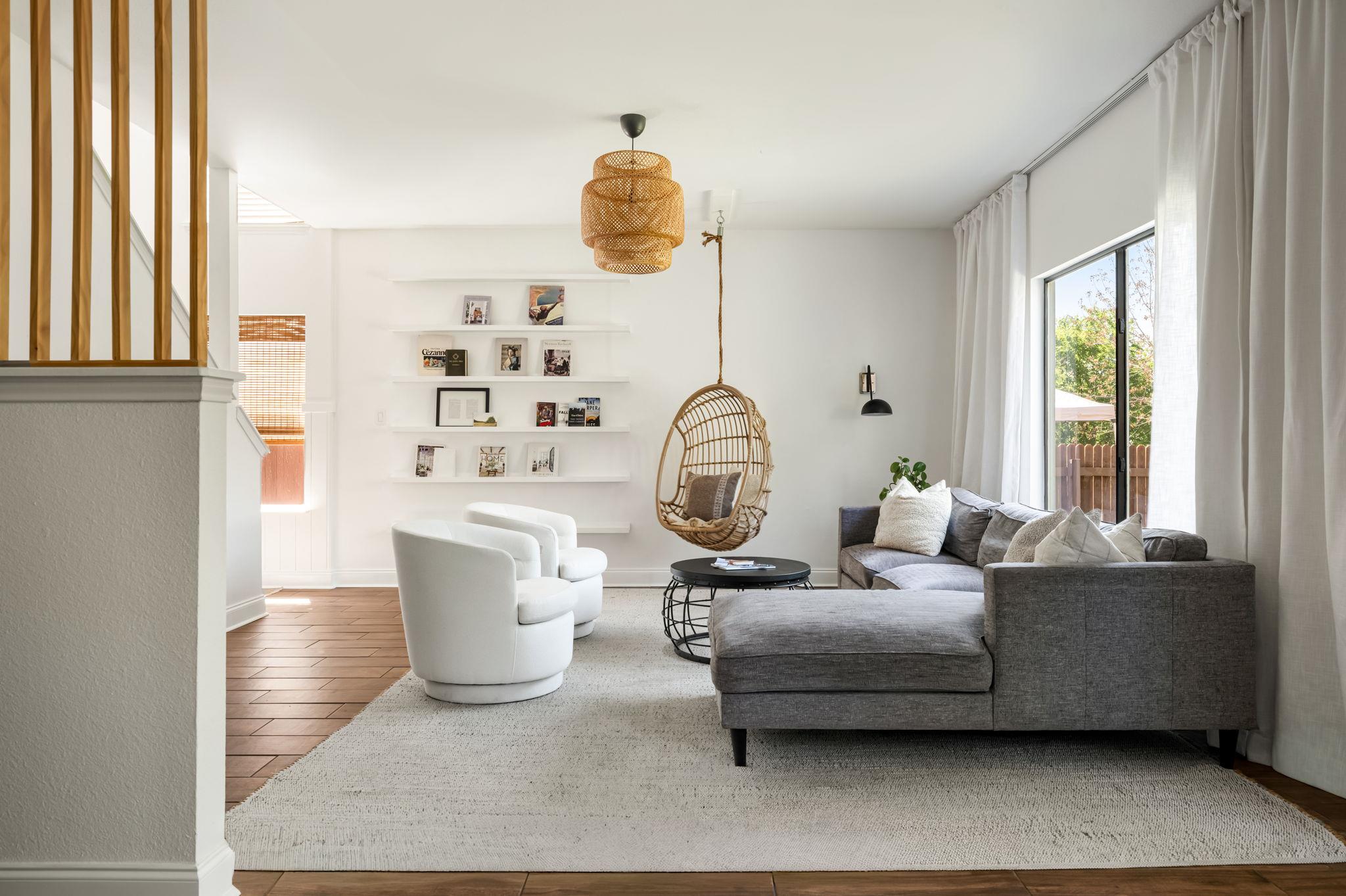 1130 Vincent PL