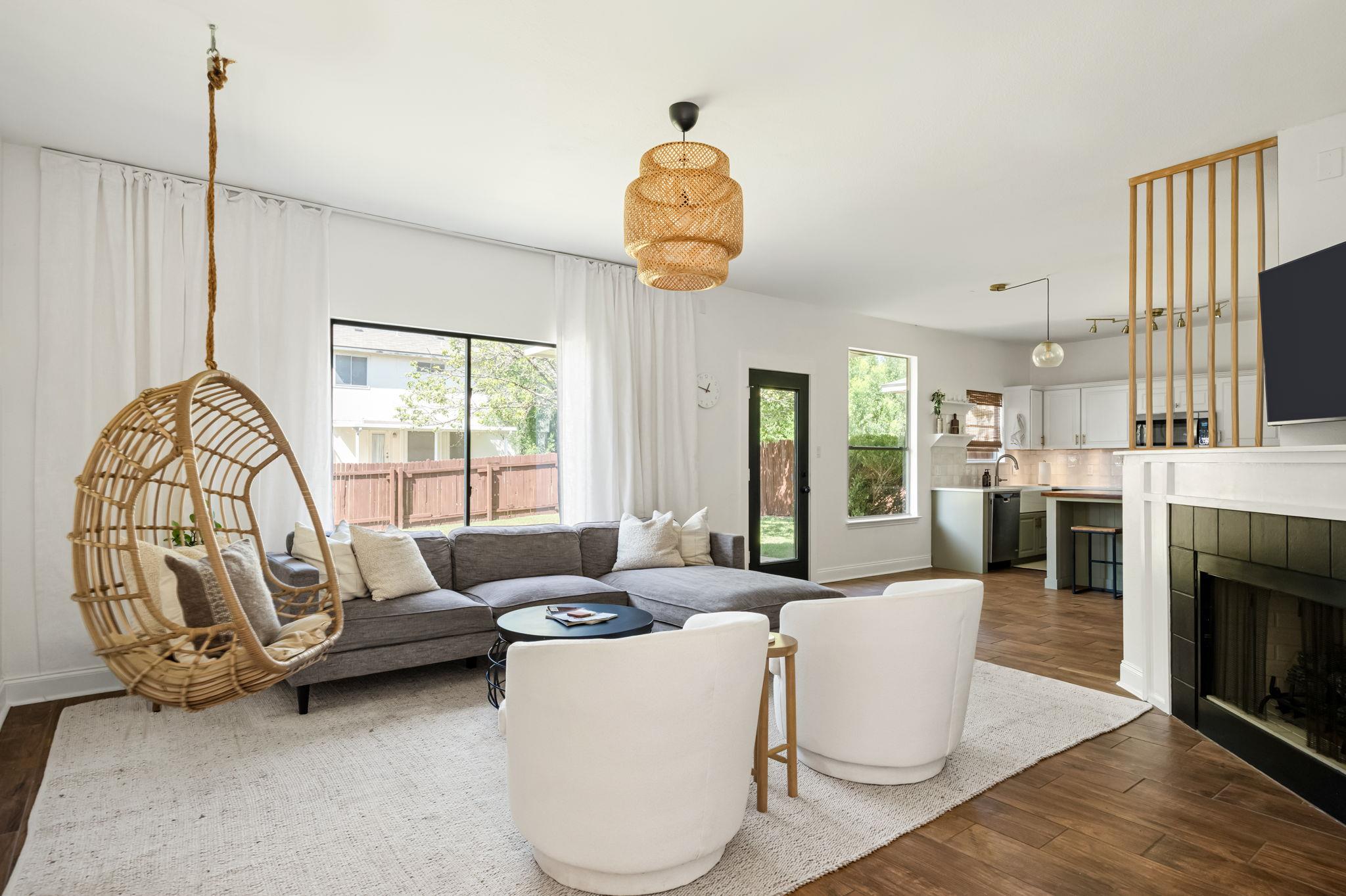 1130 Vincent PL
