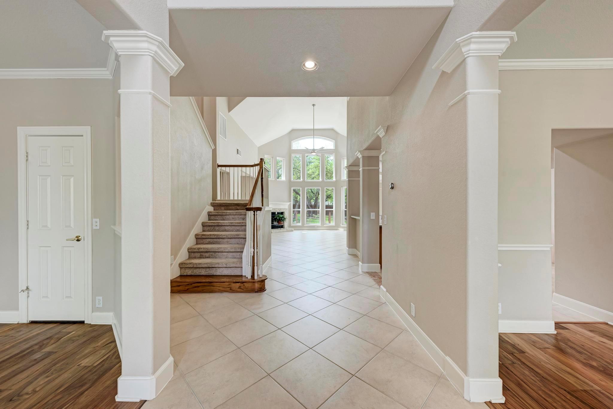 8105 Endeavor CIR
