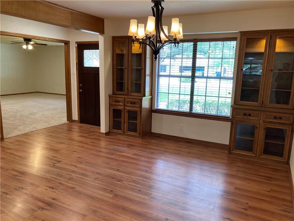 203 Oakwood DR
