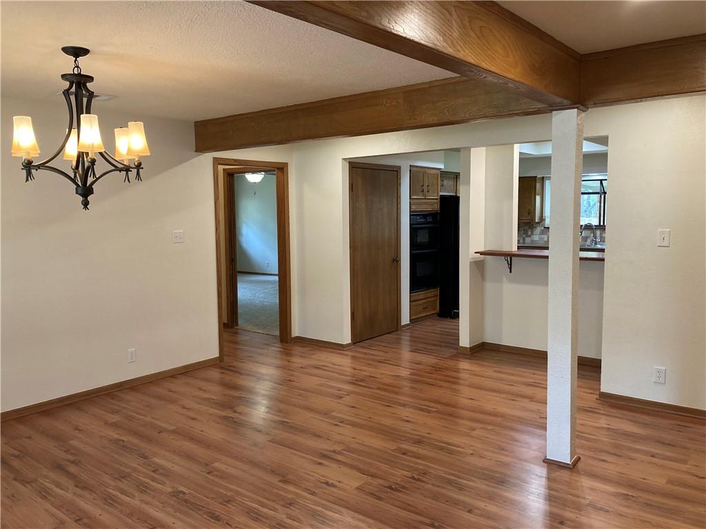 203 Oakwood DR