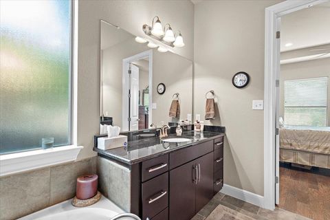 Tiny photo for 21912 Rock Wren RD, Spicewood, TX 78669 (MLS # 2482177)