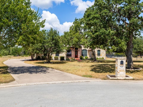 Photo of 547 Shelf Rock RD, Driftwood, TX 78619 (MLS # 8783710)