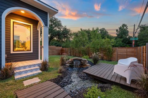 Photo of 1506 Tillery ST, Austin, TX 78702 (MLS # 8938681) Photo of 1506 Tillery ST, Austin, TX 78702 (MLS # 8938681)