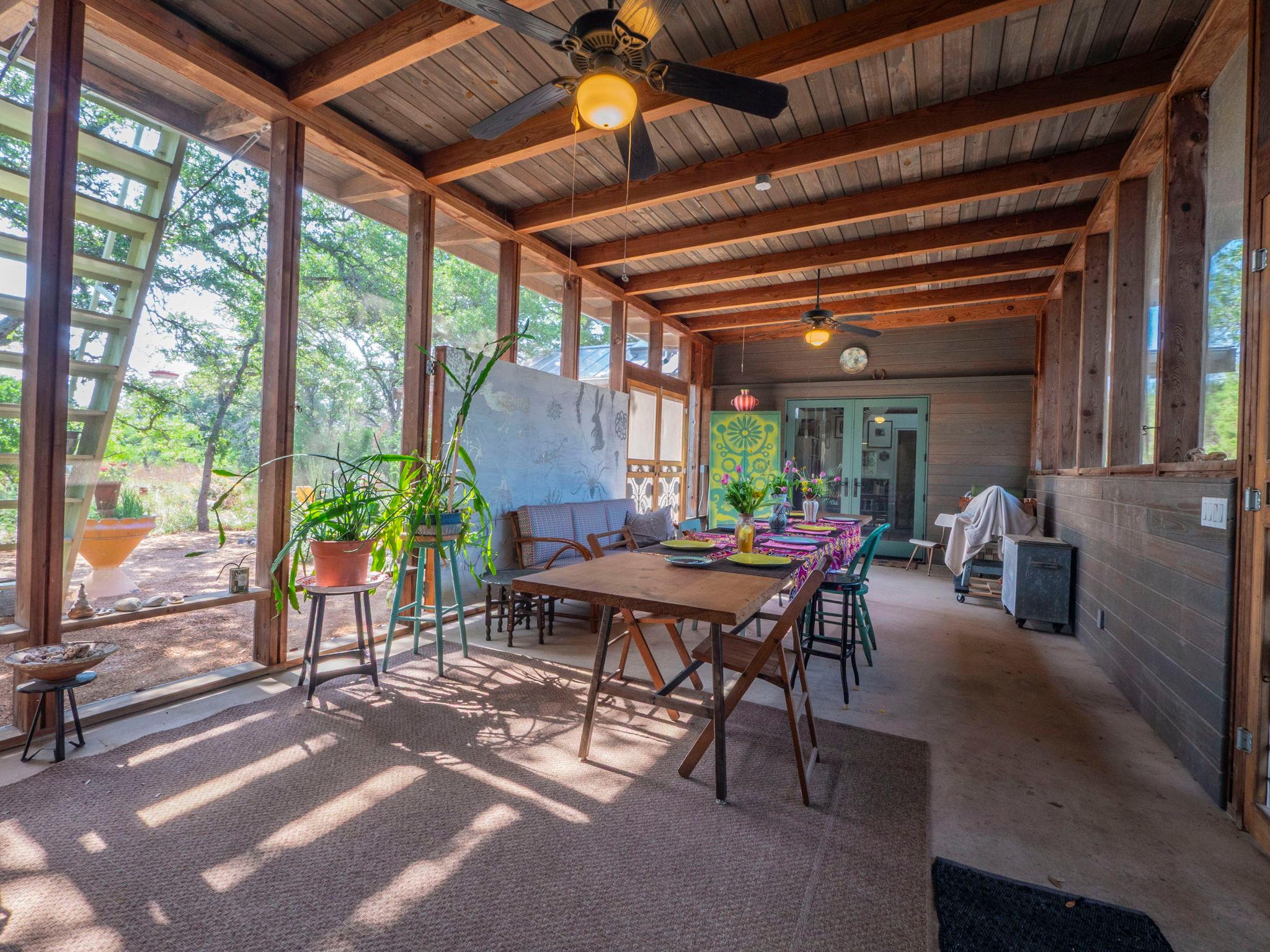 900 Pedernales Oaks DR